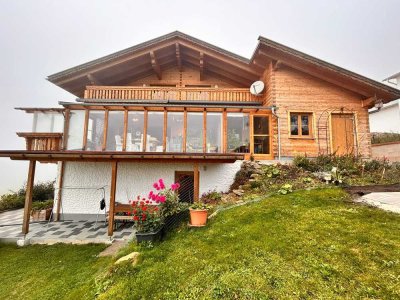 Traumhaftes, energieeffizientes Holzwunder mit herrlichem Blick und viel Platz für die ganze Familie