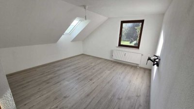 + + + Dachgeschoss Wohnung mit EBK in Traumlage + + +