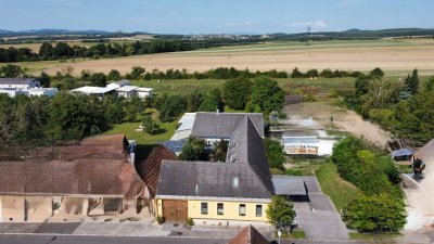 Großzügiges Einfamilienhaus mit Einliegerwohnung in ländlicher Lage