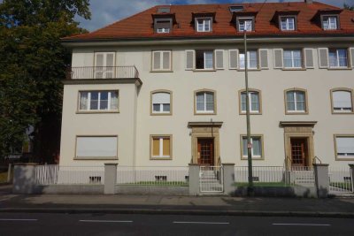 Charmante, sanierte 2,5-Zimmer Altbau DG-Wohnung mit Balkon zentral in Lörrach