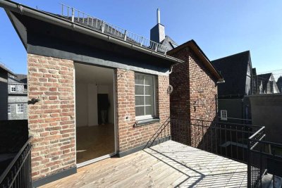 Wunderschöne Wohnung im Altbau mit Dachterrasse (Erstbezug nach Modernisierung)