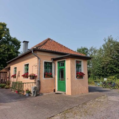 Eine Rarität und etwas ganz Besonderes: Charm., ehem. Bahnhofsgebäude im Außenbereich von Billerbeck