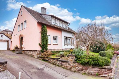 Großzügiges Einfamilienhaus mit schönem Garten und Garage in attraktiver Lage von Bullay