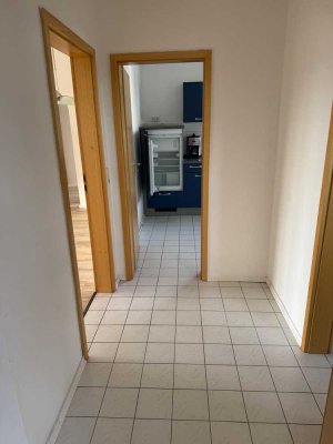 Modernisierte 3-Raum-Wohnung mit Balkon und Einbauküche in Dillingen