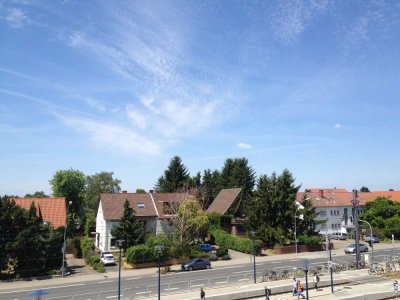 Großzügige, helle 3-Zi Wohnung mit Loggia für Senioren