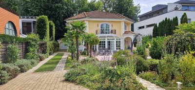 Elegante Villa mit Indoor-Schwimmbad in Müngersdorf