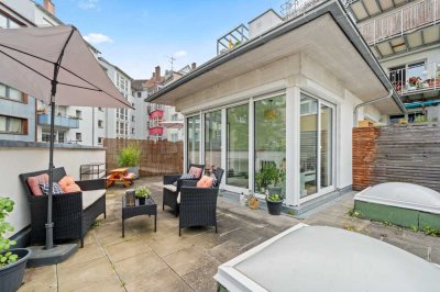 Haus-Feeling auf 2 Etagen in zentraler Lage mit Dachterrasse und Wintergarten!