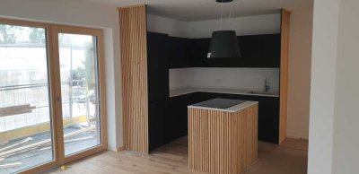 5 Zimmer OG/DG Wohnung mit Küche und Balkon