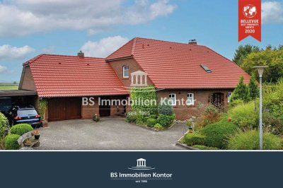 Großzügiges Einfamilienhaus mit Garage, guter Ausstattung, Terrasse und Gartenanlage in zentraler Wo