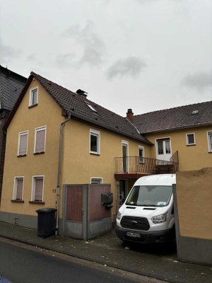 Helle 3-Zimmerwohnung mit Balkon!