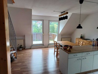 Ansprechende 2-Zimmer-Wohnung mit Balkon und Einbauküche in Löhnberg