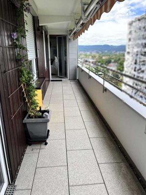 Großzügige 4-Zimmer Wohnung mit Weitblick