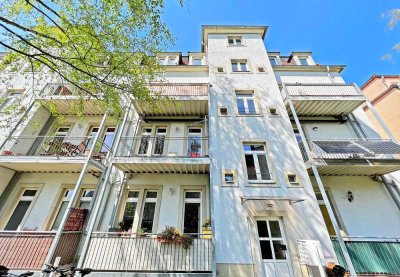 Großzügige 2-RW mit Balkon * Bad mit Fenster + Wanne* sep. Küche * Stellplatz * zentral * Top*