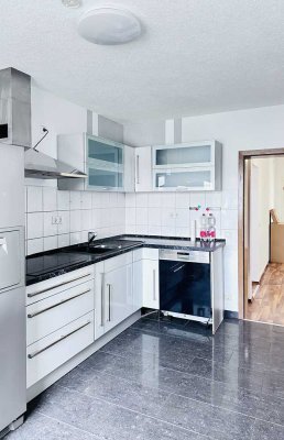 Schöne 4-Zimmer-Wohnung mit Balkon und EBK in Seeheim-Jugenheim