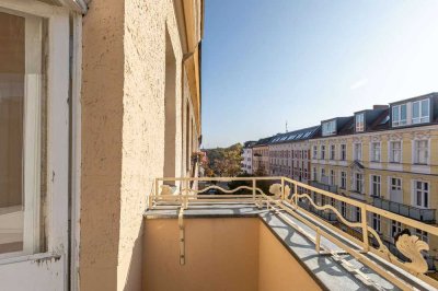 Traumhafte Gründerzeitaltbauwohnung im 4.OG mit Balkon