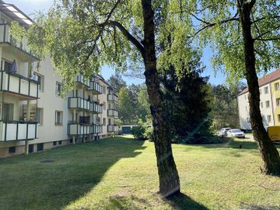 Privatgarten unterhalb des Balkons! Vermietete 3-Zimmer-Wohnung in der herrlichen Natur von Rauen.