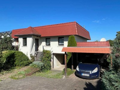 Bungalow mit Erweiterungsmöglichkeit, Wintergarten und Pool