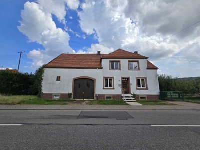 Liebevoll gestaltetes Bauernhaus im Ortsteil von Losheim