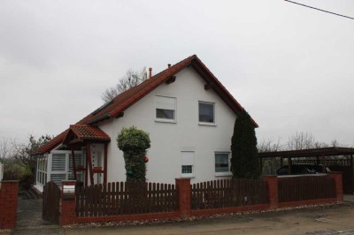 Klassisches Einfamilienhaus zum sofortigen Bezug mit Weitblick am Ortsrand von Blumberg