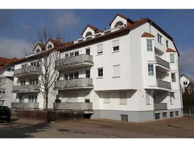 Einzimmer-Apartment mit Bad, Küche und Balkon