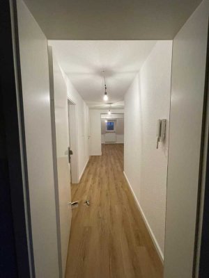 Frisch renovierte 4-Zimmer-Wohnung in der 4. Etage