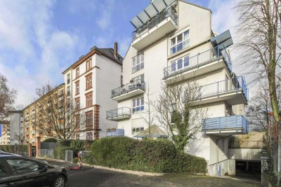 Direkt am Zoo, Nähe Zeil & Berger Str.: 1-Zi.-ETW mit TG-Stellplatz, Balkon und Blick auf Skyline