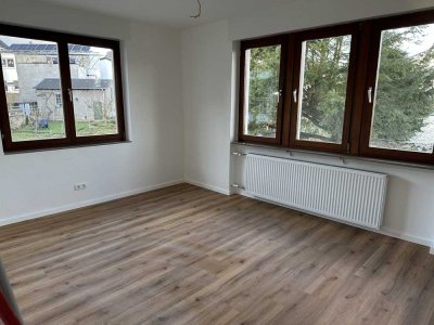 Schöne kernsanierte, 3-Raum-Wohnung mit gehobener Ausstattung mit Wintergarten/Terasse in Koblenz