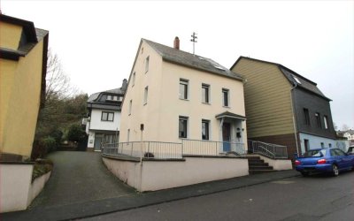 Attraktives 6-Zimmer-Einfamilienhaus in Idar-Oberstein OT Algenrodt