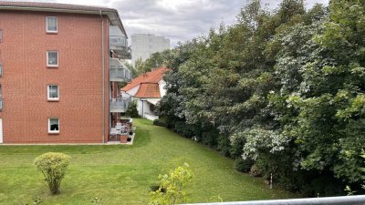 ruhige zentrale und schöne 2-Zimmer-Wohnung in Glinde mit Süd Balkon und neuer EBK