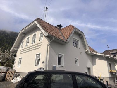 Perfektes Investment: Modernisiertes Mehrfamilienhaus mit 8 Zimmern und vier Wohnungen!