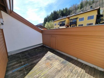 Doppelhaushälfte mit gemütlicher Dachterrasse bei Hof zu vermieten