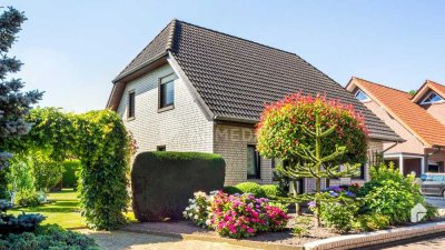 Charmantes Einfamilienhaus mit Garten, Terrasse, Garage, EBK und Kamin in ruhiger Lage!