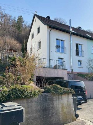 Doppelhaushälfte in familienfreundlicher Lage  am Stadtrand mit Garten