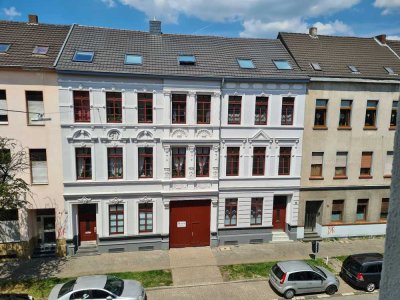 WG geeignete schöne, neuwertige 3-Zimmer-Dachgeschosswohnung zur Miete in Krefeld