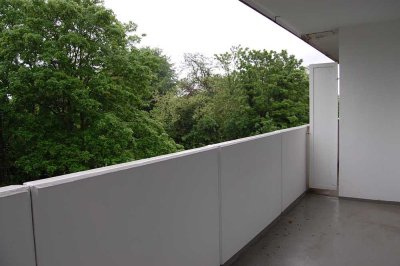 Apartment mit gr.Balkon u. Einbauküche in Mülheim-Speldorf/Rennbahn Raffelberg