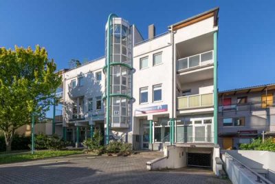 2 Zimmerwohnung in zentraler Lage mit EBK und Terrasse sucht Euch!