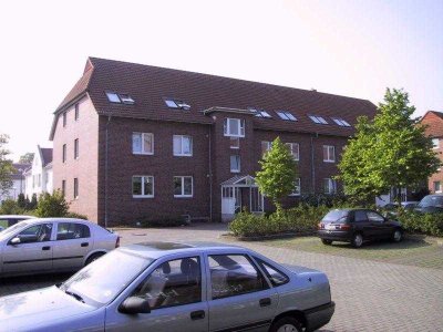 Tolle 4-Zimmer-Erdgeschosswohnung mit kleiner Terrasse und kleinem Garten.