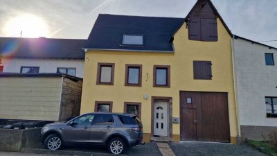 Haus mit scheune