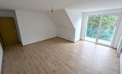 Dachbalkon, Tiefgarage & Tageslichtbad // 3-Zi.-ETW in Kesselsdorf