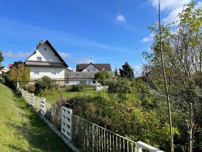 Sehr schön gelegenes Einfamilienhaus mit Nebengebäude und großzügigem Garten zu verkaufen