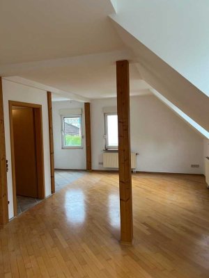 Attraktives 4-Zimmer-Haus mit EBK in Wiesbaden Rambach