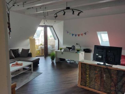 Sehr schöne geräumige 1,5-Zimmer-DG-Wohnung in Hanau