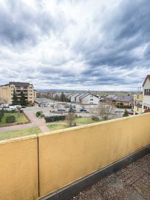 Attraktive, sehr helle, freundliche und gepflegte 2-Raum-DG-Wohnung mit 2 Terrassen in Limburgerhof