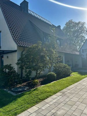 Kernsaniertes Architektenhaus mit Naturpool,Sauna,Kamin, und Doppelgarage in Bestlage Braunschweigs!