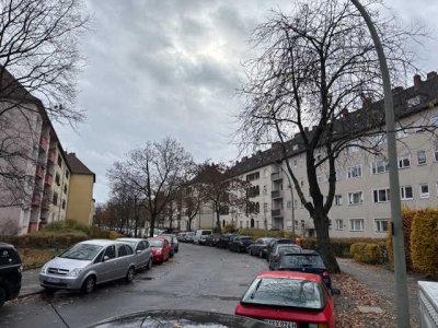 Helle und ruhige 1-Zimmer-Wohnung mit Balkon und Einbauküche in Berlin Tempelhof