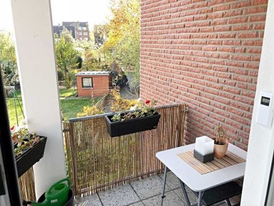 2-Zimmer-Wohnung mit großem Wohnzimmer, Duschbad und Balkon in Benrath