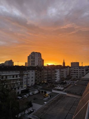 Loftartige 2,5 Zimmer-Dachgeschosswohnung mit Balkon in Düsseldorf