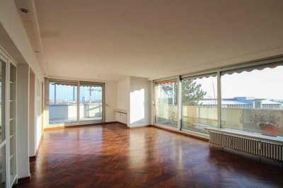 Jetzt zugreifen: Bezugsfreie 4-Zimmer-Penthouse mit Terrasse und 2 TG-Stellplätzen in Göggingen