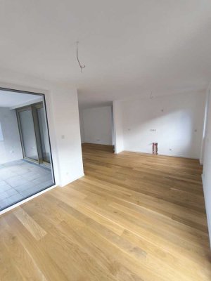 Helle Familienwohnung mit 4 Zimmern und Loggia