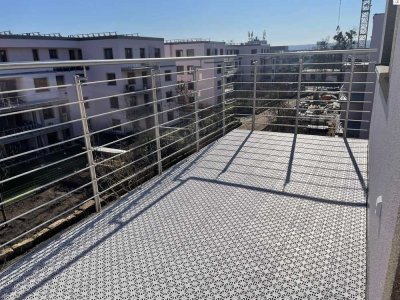 gz-i.de: Schicke 3 Zimmer PH Wohnung mit großem Balkon